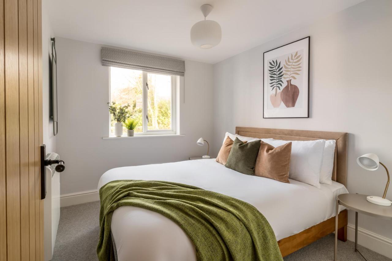 No. 5 The Court-With Free Parking Apartment Windermere Exterior photo