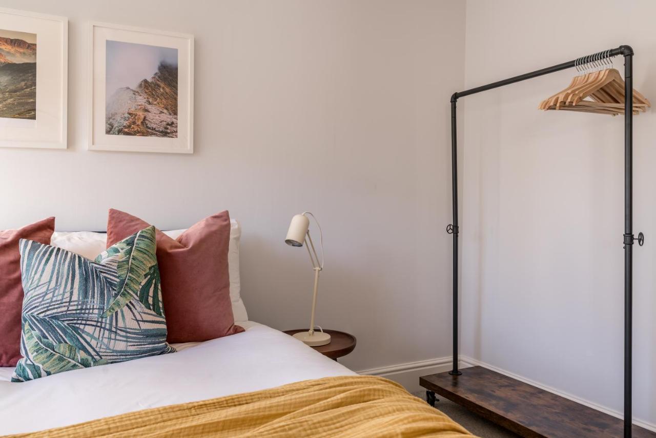 No. 5 The Court-With Free Parking Apartment Windermere Exterior photo